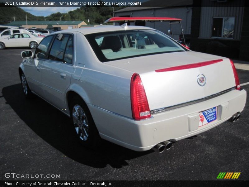 White Diamond Tricoat / Shale/Cocoa Accents 2011 Cadillac DTS Premium