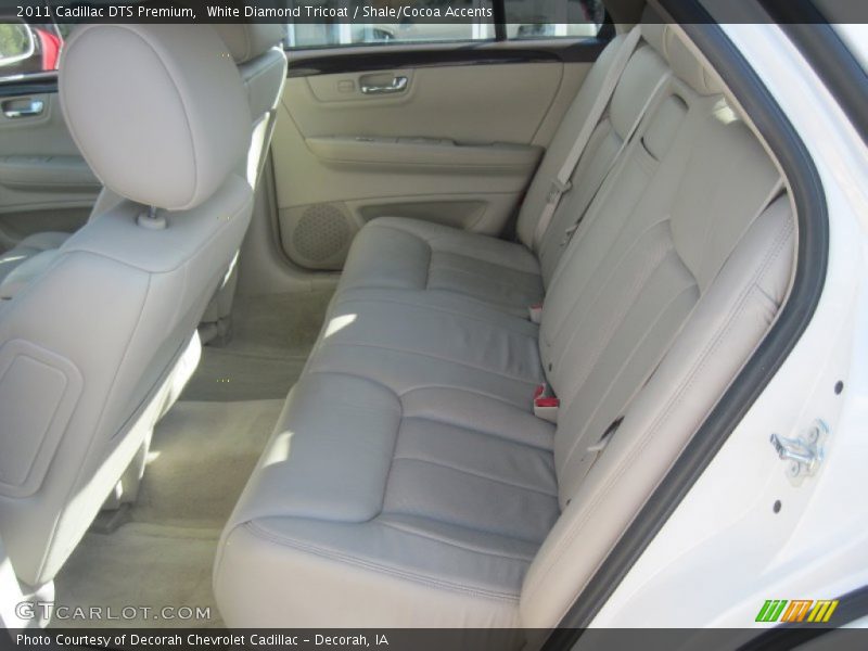 White Diamond Tricoat / Shale/Cocoa Accents 2011 Cadillac DTS Premium