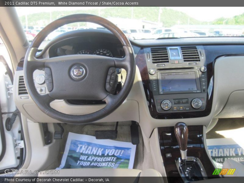 White Diamond Tricoat / Shale/Cocoa Accents 2011 Cadillac DTS Premium