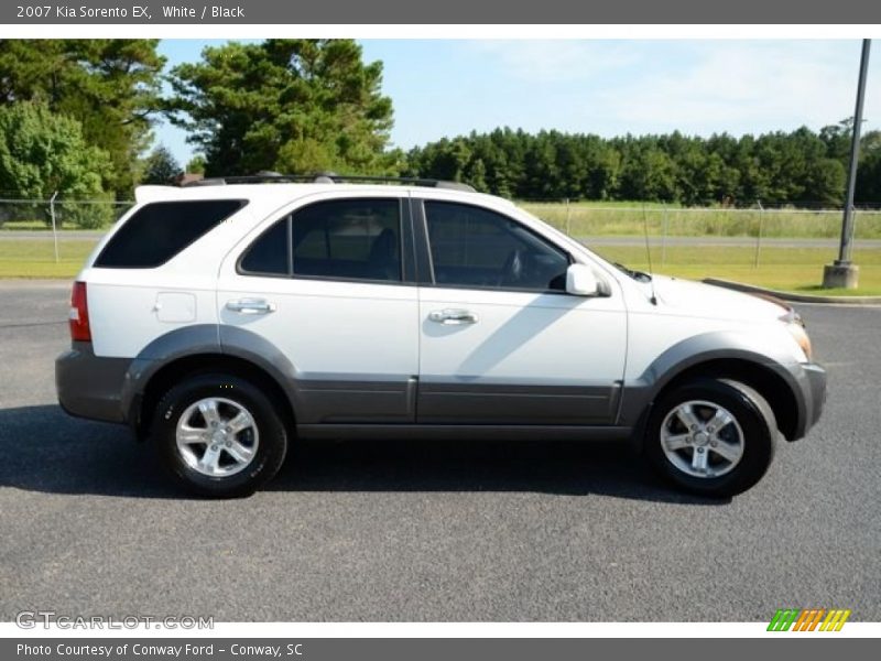 White / Black 2007 Kia Sorento EX