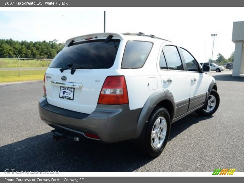 White / Black 2007 Kia Sorento EX