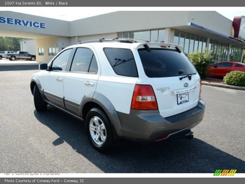 White / Black 2007 Kia Sorento EX