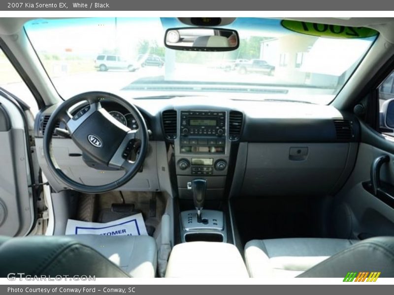 White / Black 2007 Kia Sorento EX