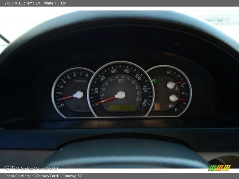 White / Black 2007 Kia Sorento EX
