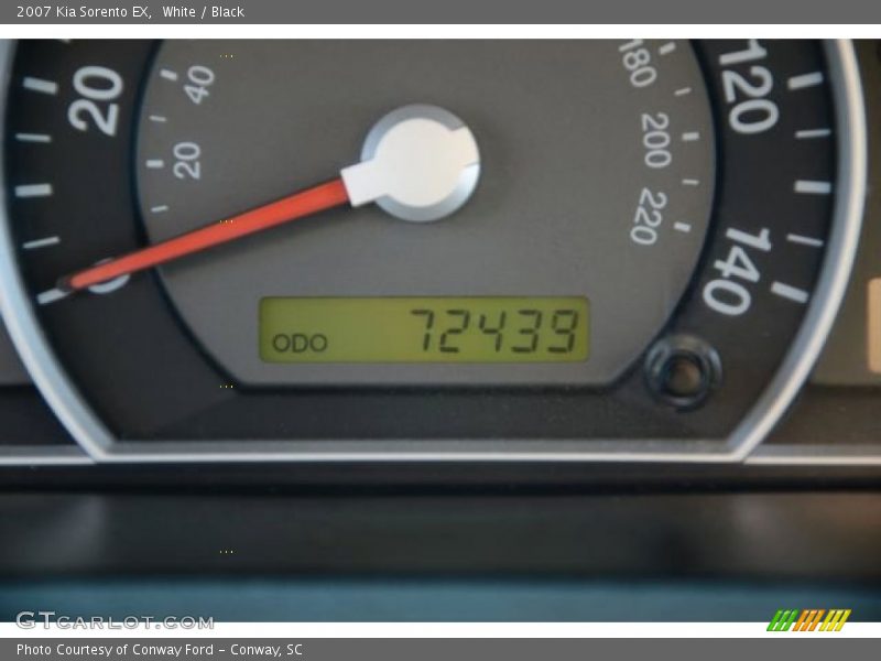 White / Black 2007 Kia Sorento EX