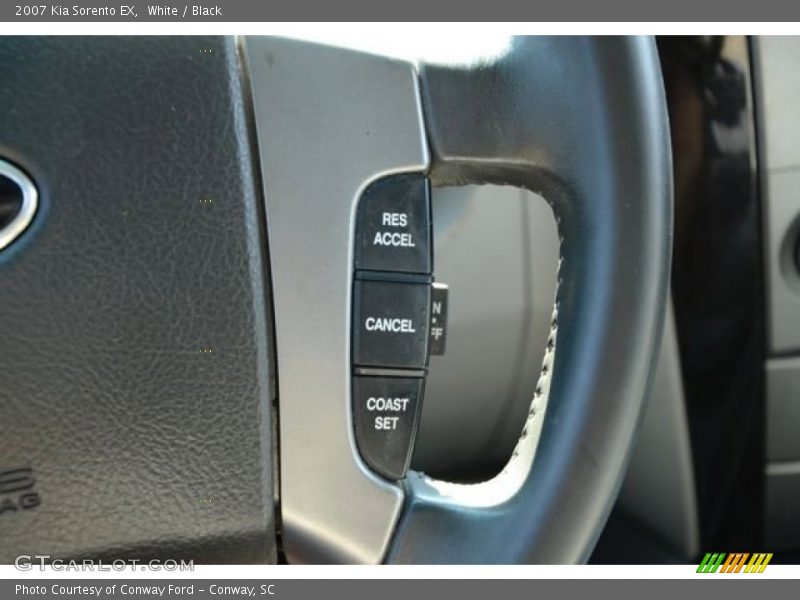 White / Black 2007 Kia Sorento EX
