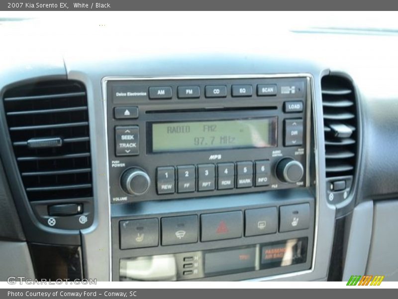 White / Black 2007 Kia Sorento EX