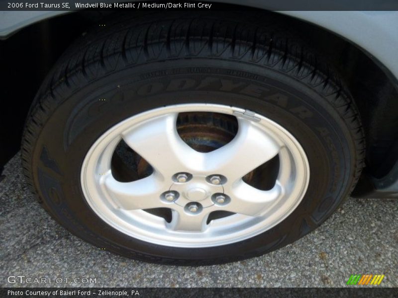 Windveil Blue Metallic / Medium/Dark Flint Grey 2006 Ford Taurus SE
