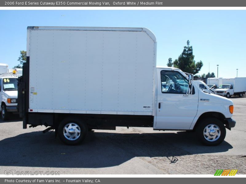 Oxford White / Medium Flint 2006 Ford E Series Cutaway E350 Commercial Moving Van