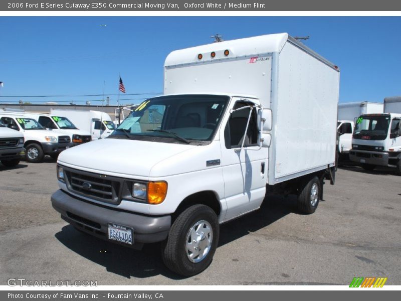 Oxford White / Medium Flint 2006 Ford E Series Cutaway E350 Commercial Moving Van
