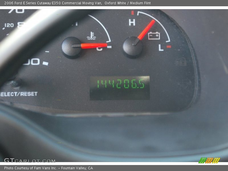 Oxford White / Medium Flint 2006 Ford E Series Cutaway E350 Commercial Moving Van