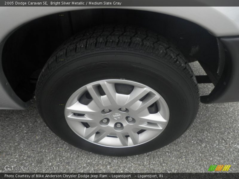 Bright Silver Metallic / Medium Slate Gray 2005 Dodge Caravan SE