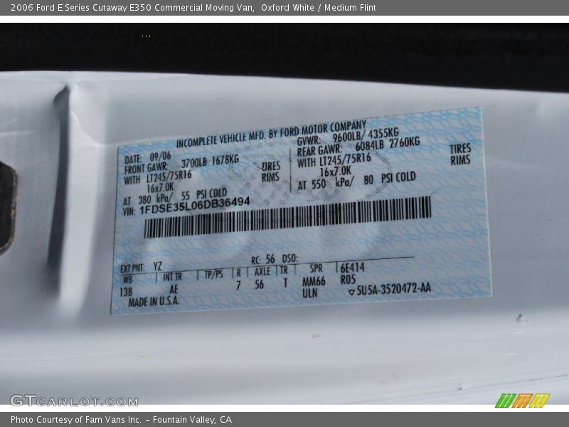 Oxford White / Medium Flint 2006 Ford E Series Cutaway E350 Commercial Moving Van