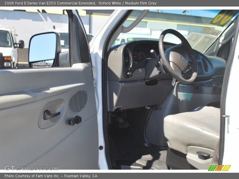 Oxford White / Medium Flint Grey 2006 Ford E Series Van E350 Commercial Extended
