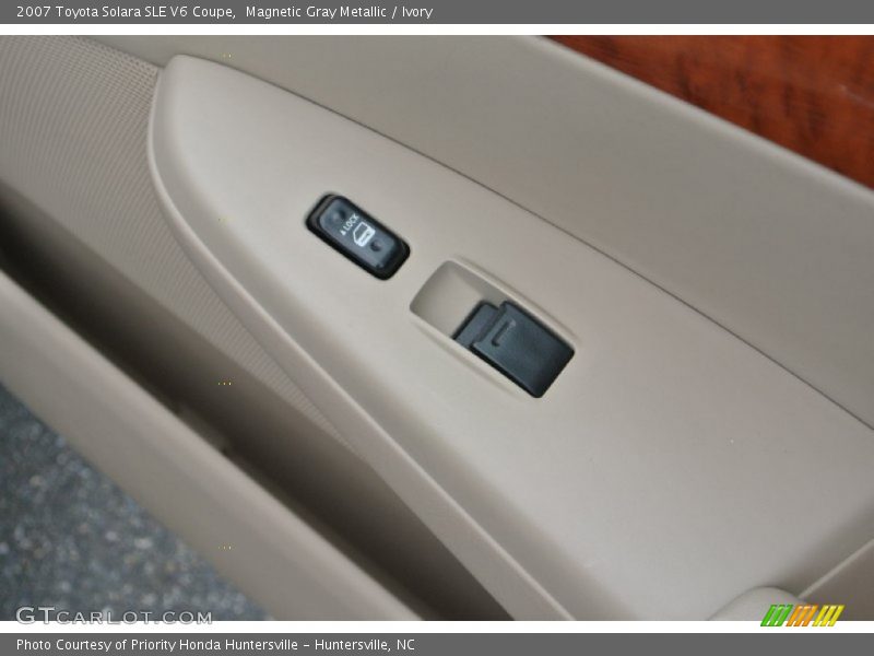 Magnetic Gray Metallic / Ivory 2007 Toyota Solara SLE V6 Coupe