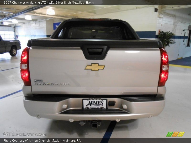 Silver Birch Metallic / Ebony 2007 Chevrolet Avalanche LTZ 4WD