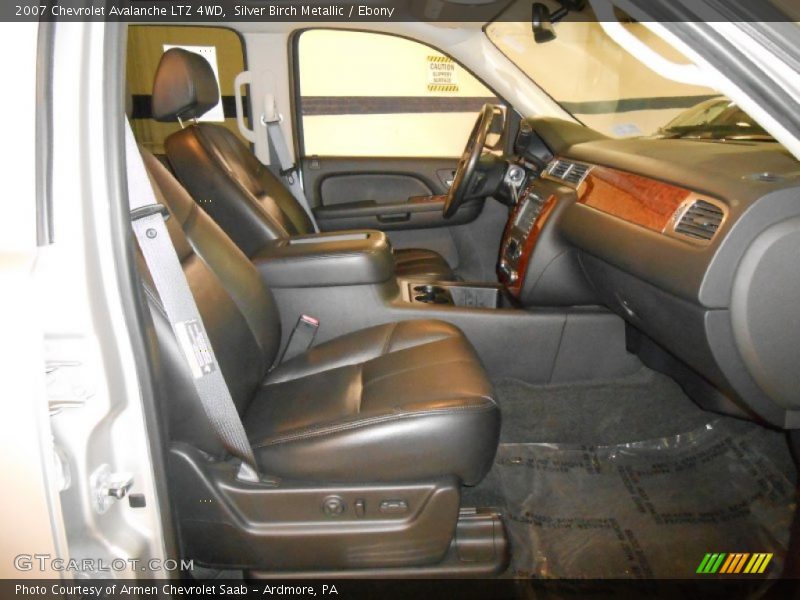 Silver Birch Metallic / Ebony 2007 Chevrolet Avalanche LTZ 4WD