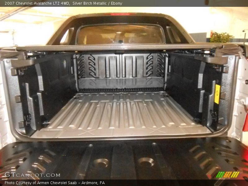 Silver Birch Metallic / Ebony 2007 Chevrolet Avalanche LTZ 4WD