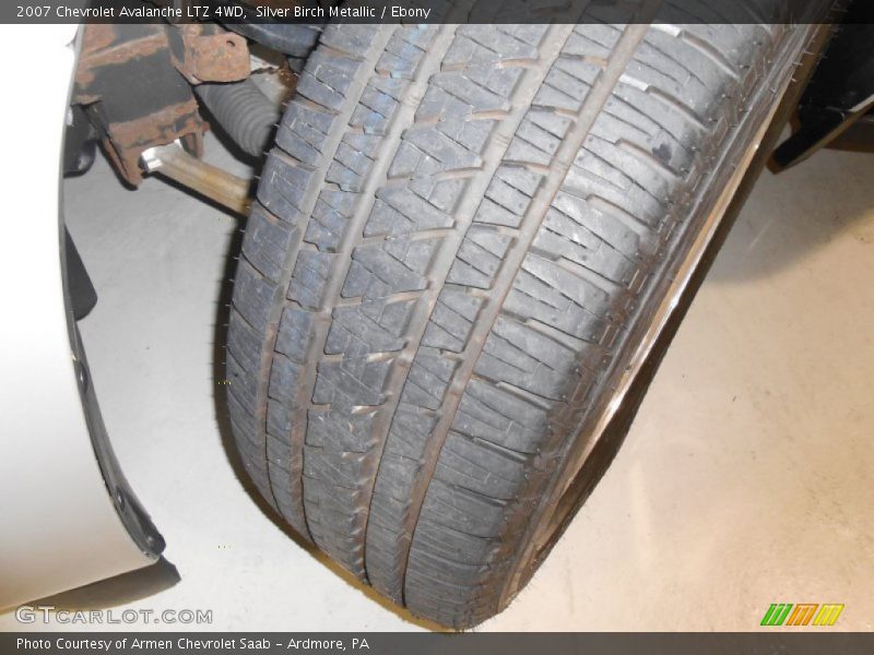 Silver Birch Metallic / Ebony 2007 Chevrolet Avalanche LTZ 4WD