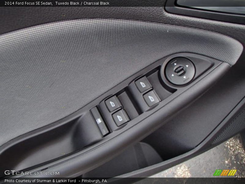 Tuxedo Black / Charcoal Black 2014 Ford Focus SE Sedan