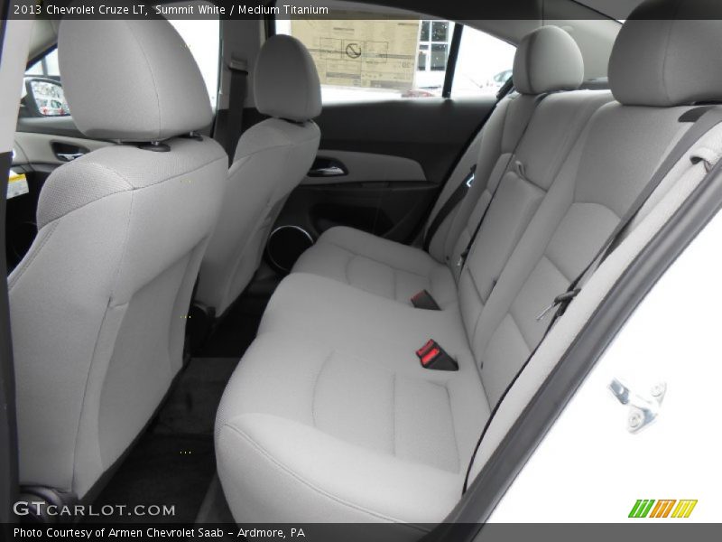 Summit White / Medium Titanium 2013 Chevrolet Cruze LT