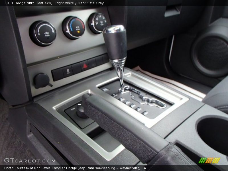 Bright White / Dark Slate Gray 2011 Dodge Nitro Heat 4x4