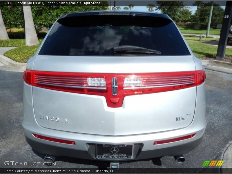 Ingot Silver Metallic / Light Stone 2010 Lincoln MKT FWD