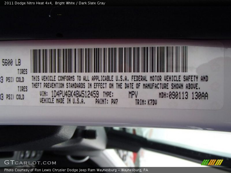 Bright White / Dark Slate Gray 2011 Dodge Nitro Heat 4x4