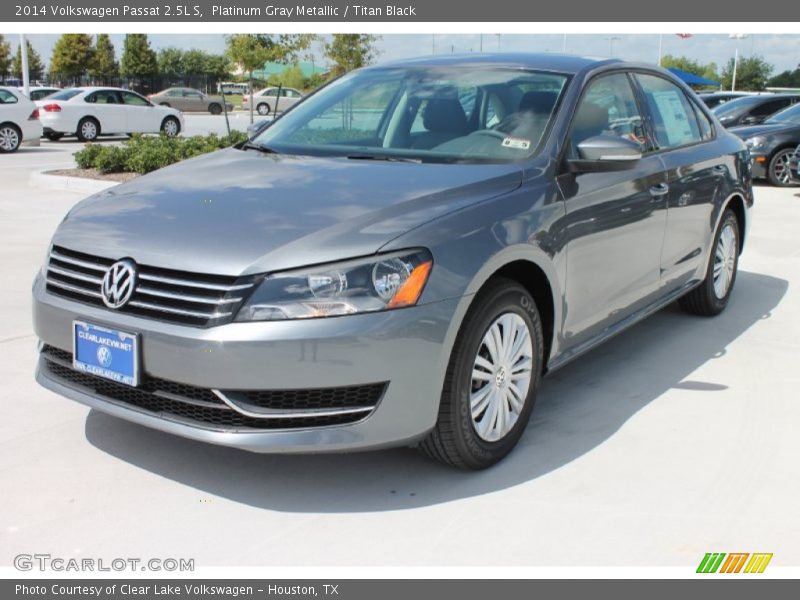 Platinum Gray Metallic / Titan Black 2014 Volkswagen Passat 2.5L S