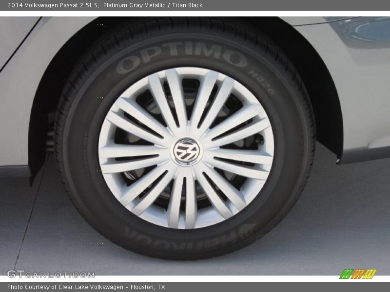 Platinum Gray Metallic / Titan Black 2014 Volkswagen Passat 2.5L S