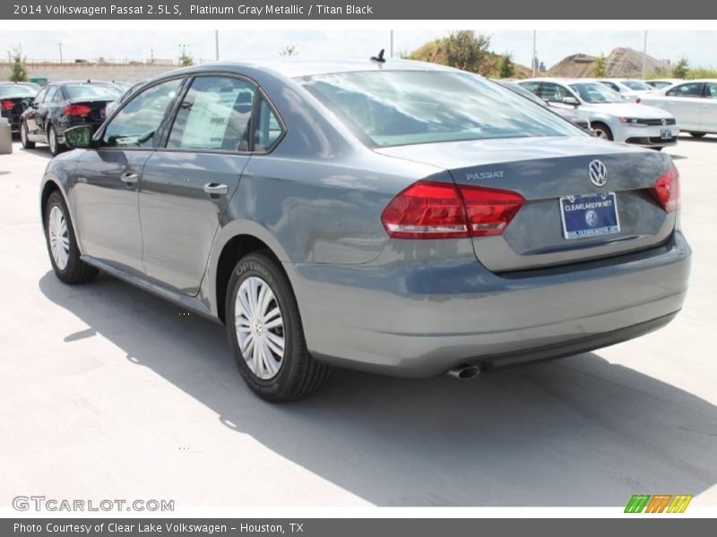 Platinum Gray Metallic / Titan Black 2014 Volkswagen Passat 2.5L S