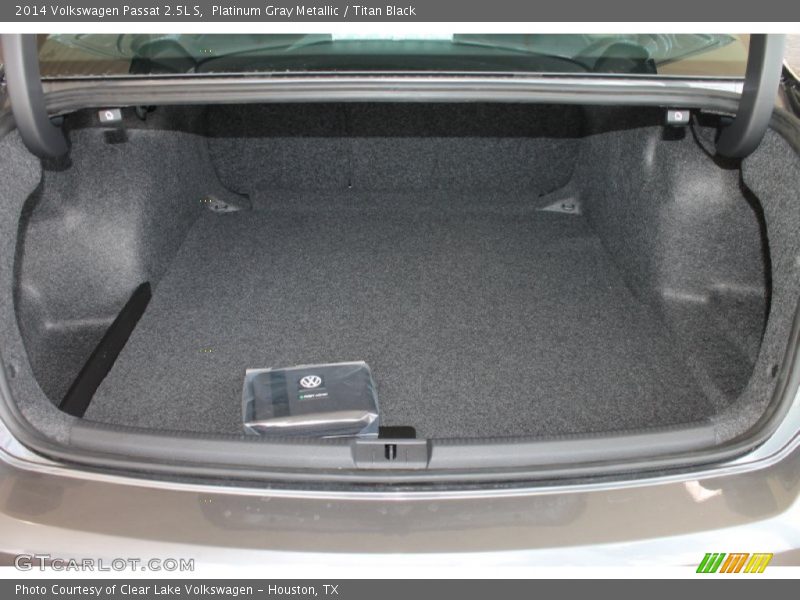 Platinum Gray Metallic / Titan Black 2014 Volkswagen Passat 2.5L S