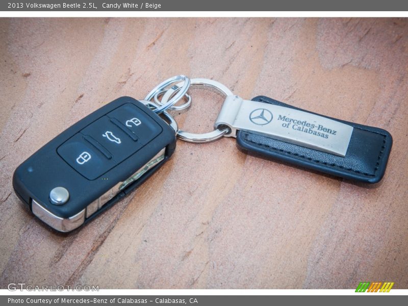 Candy White / Beige 2013 Volkswagen Beetle 2.5L