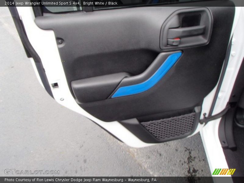 Bright White / Black 2014 Jeep Wrangler Unlimited Sport S 4x4