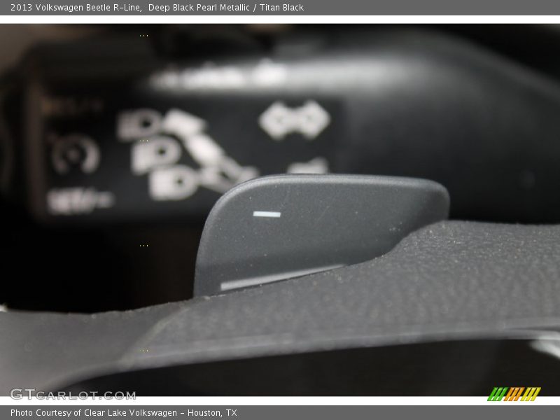Deep Black Pearl Metallic / Titan Black 2013 Volkswagen Beetle R-Line