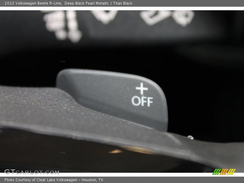 Deep Black Pearl Metallic / Titan Black 2013 Volkswagen Beetle R-Line
