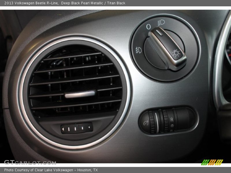 Deep Black Pearl Metallic / Titan Black 2013 Volkswagen Beetle R-Line
