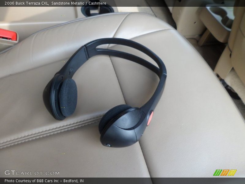 Sandstone Metallic / Cashmere 2006 Buick Terraza CXL