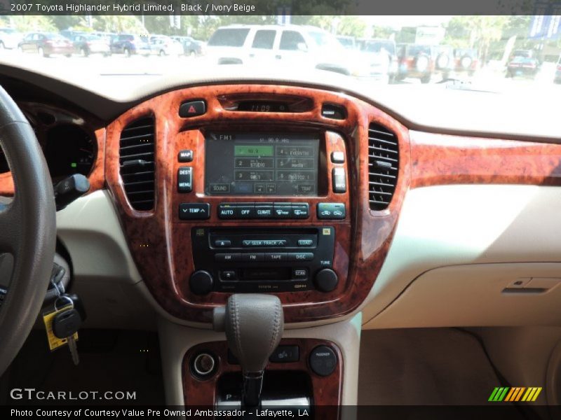 Black / Ivory Beige 2007 Toyota Highlander Hybrid Limited