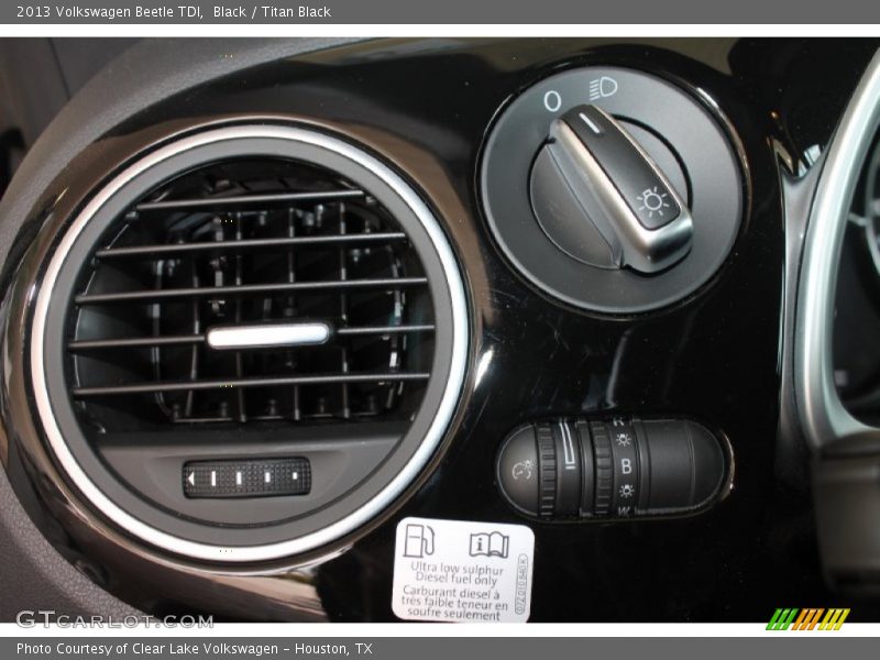 Black / Titan Black 2013 Volkswagen Beetle TDI