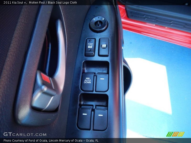 Molten Red / Black Soul Logo Cloth 2011 Kia Soul +