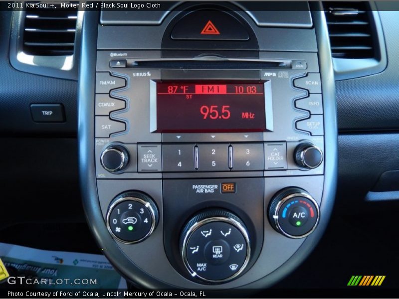 Molten Red / Black Soul Logo Cloth 2011 Kia Soul +