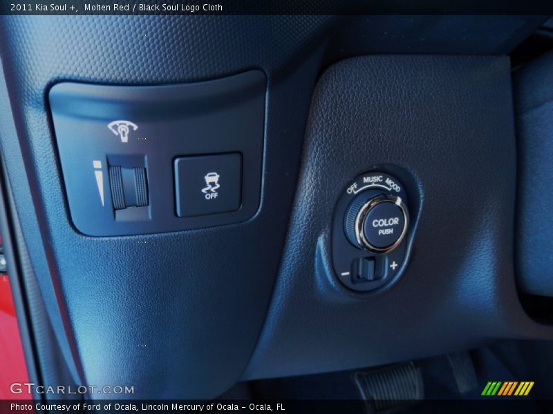 Molten Red / Black Soul Logo Cloth 2011 Kia Soul +