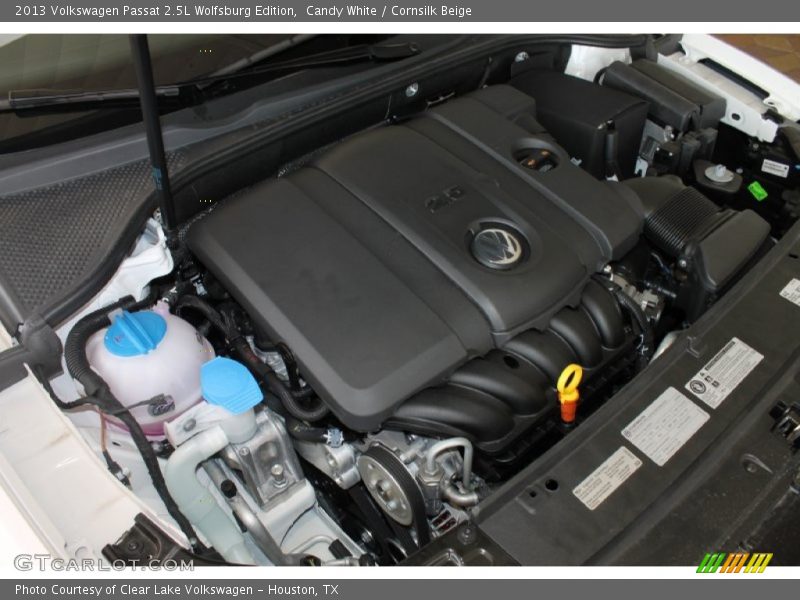Candy White / Cornsilk Beige 2013 Volkswagen Passat 2.5L Wolfsburg Edition