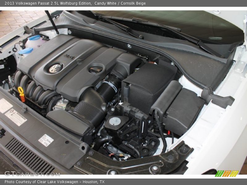 Candy White / Cornsilk Beige 2013 Volkswagen Passat 2.5L Wolfsburg Edition