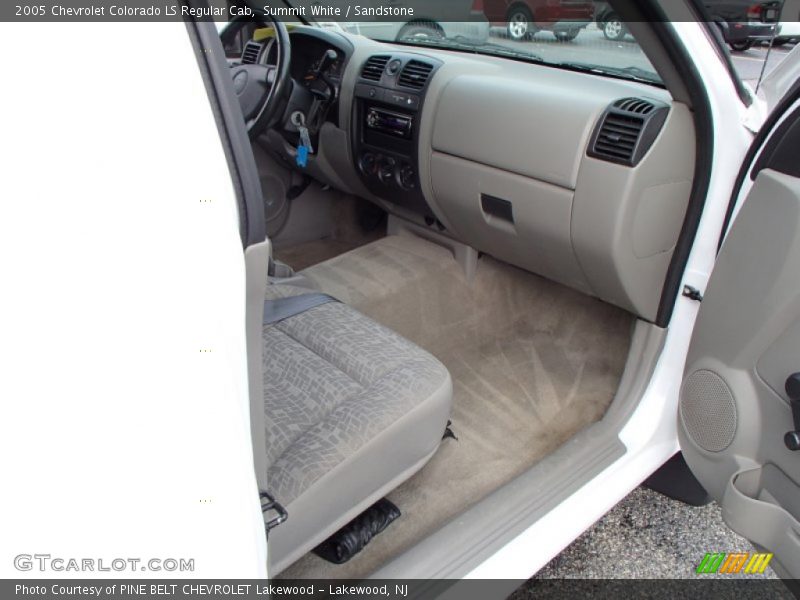 Summit White / Sandstone 2005 Chevrolet Colorado LS Regular Cab