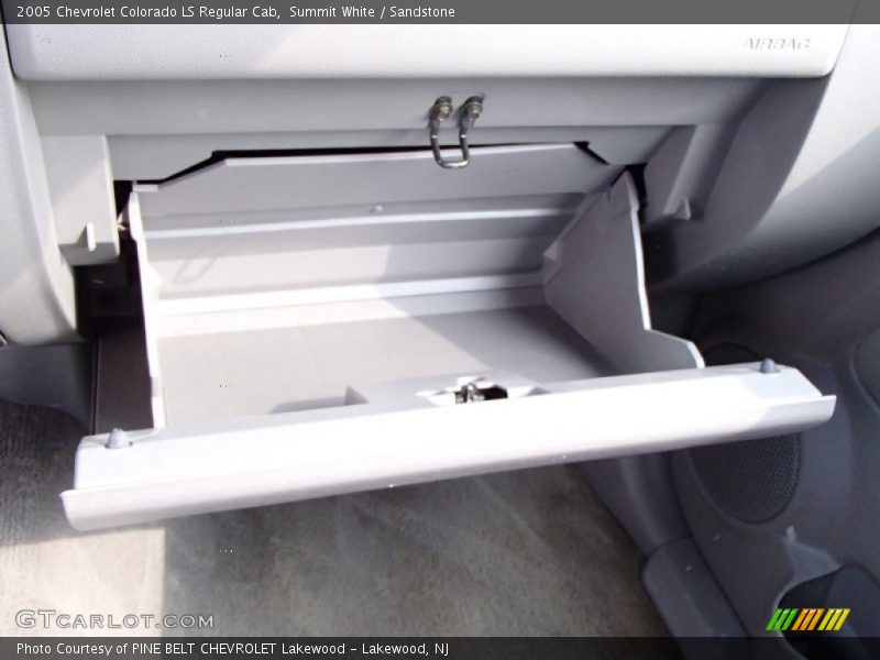 Summit White / Sandstone 2005 Chevrolet Colorado LS Regular Cab