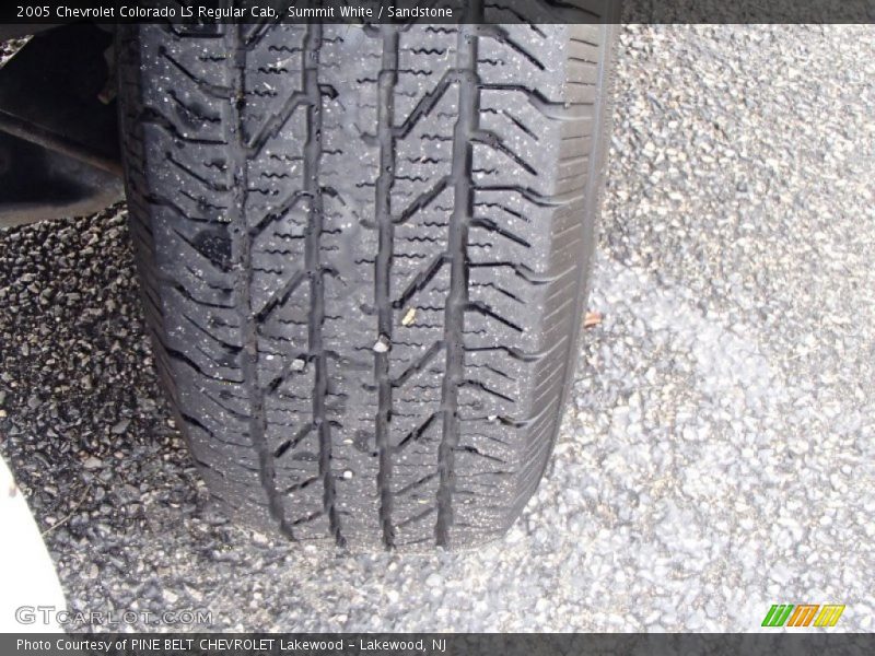 Summit White / Sandstone 2005 Chevrolet Colorado LS Regular Cab