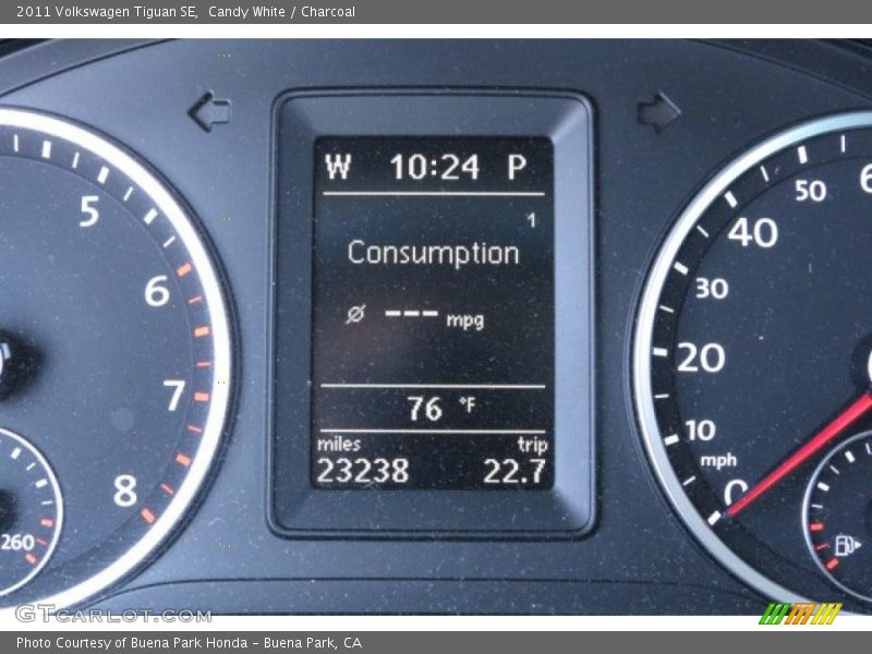Candy White / Charcoal 2011 Volkswagen Tiguan SE