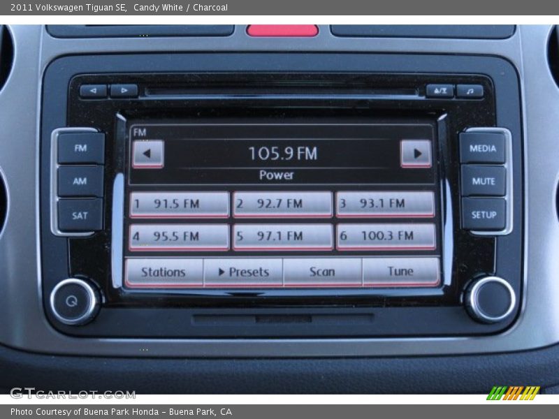 Candy White / Charcoal 2011 Volkswagen Tiguan SE